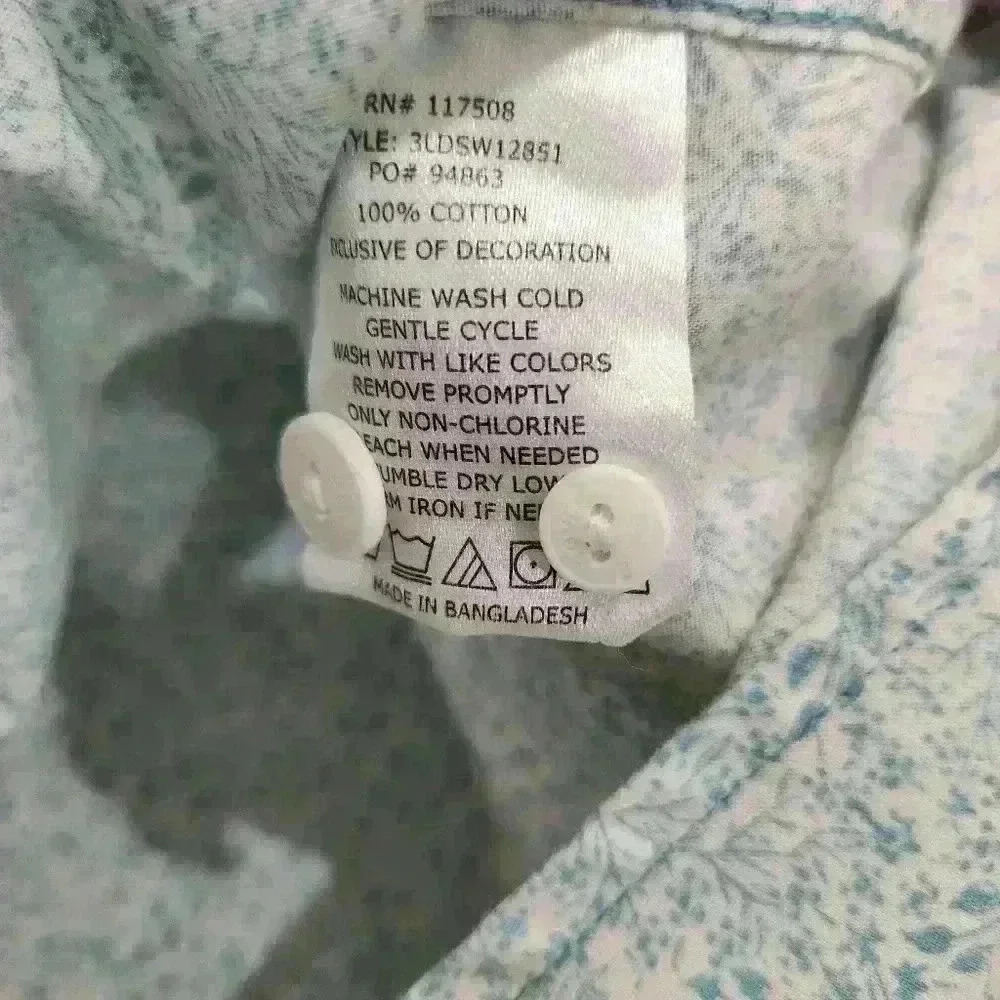 Levi's Floral Button down Shirt, Men's XL(listing as) - Picture 5 of 5